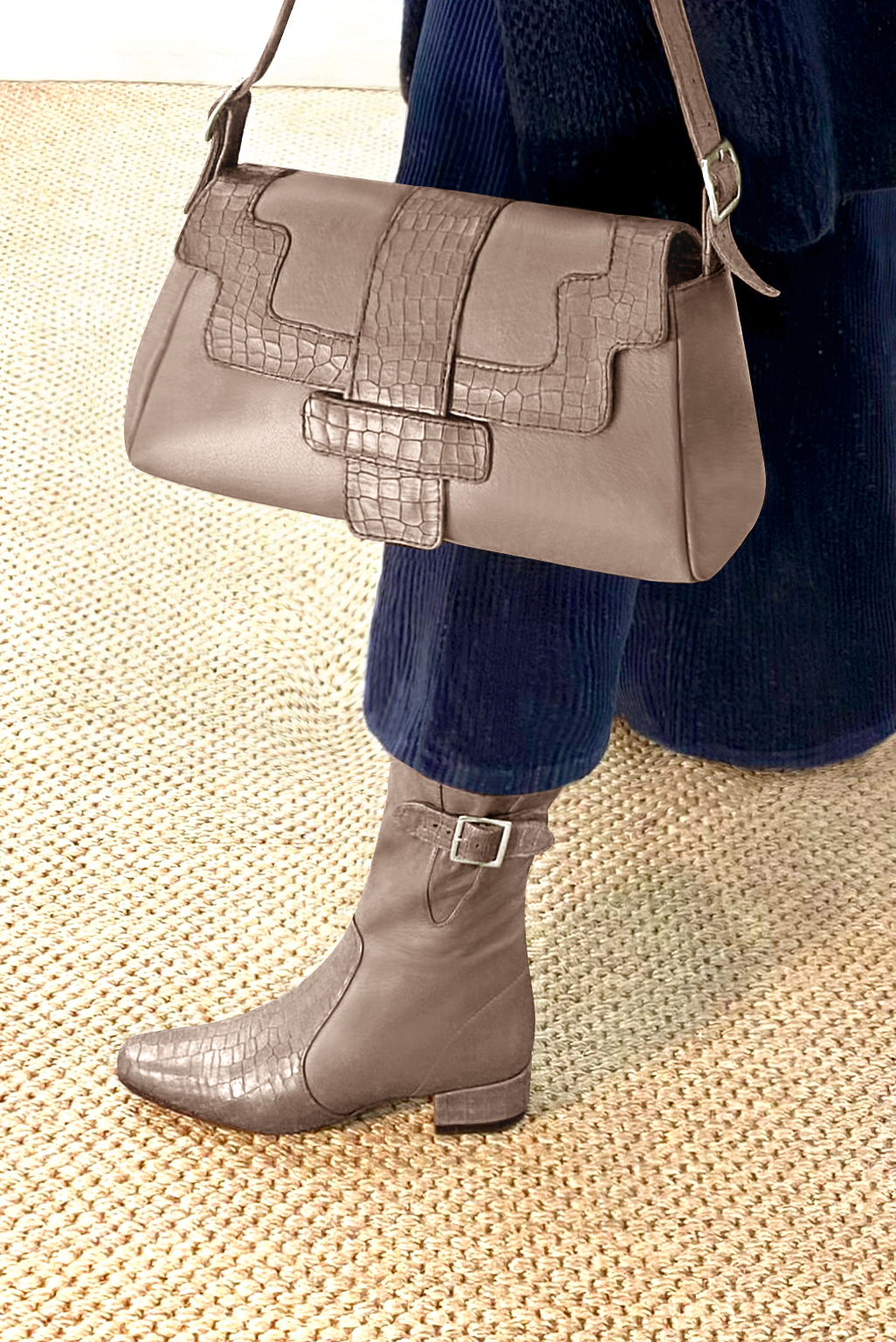 Bronze beige women's dress handbag, matching pumps and belts. Worn view - Florence KOOIJMAN